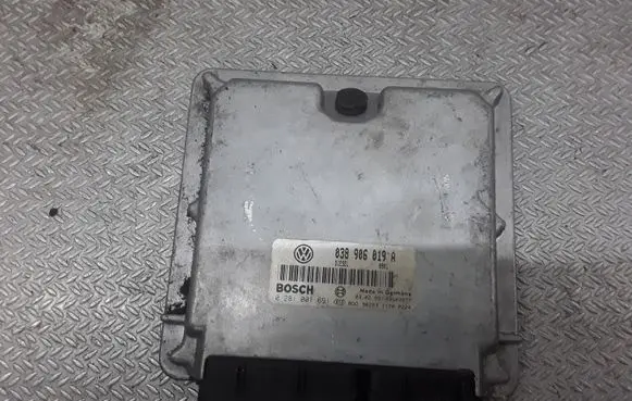 Volkswagen Golf IV Engine control unit/module 038906019A 0281001691