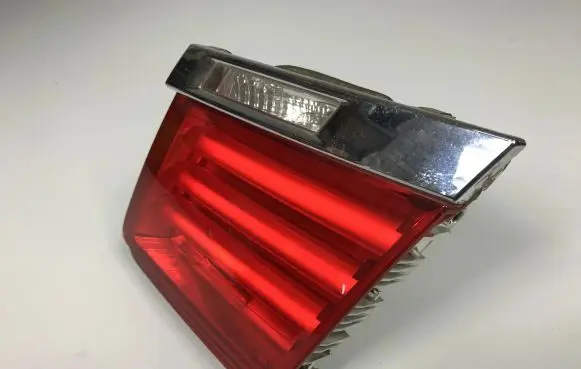 Tailgate rear/tail lights