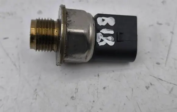 Fuel pressure sensor