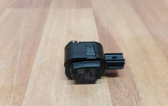 Opel Insignia B Airbag deployment crash/impact sensor 13583355 0329007277