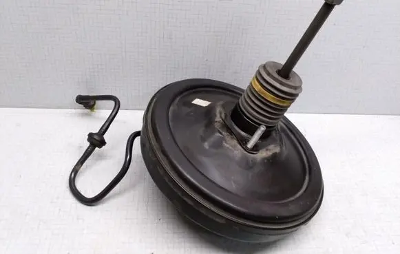 Opel Astra H Brake booster