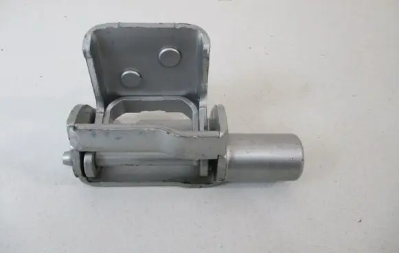 Renault Clio III Rear door lower hinge 416346D