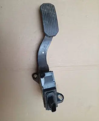 Toyota Sienna XL30 III Accelerator throttle pedal 78110-08010-C