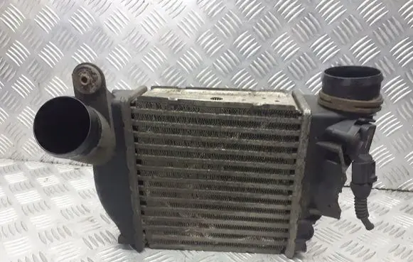 Skoda Octavia Mk1 (1U) Intercooler radiator 1J0145803S