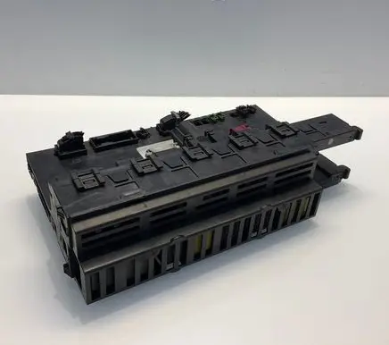 Mercedes-Benz E W211 SAM control unit 2115452101 5DK00804750 A2115452101