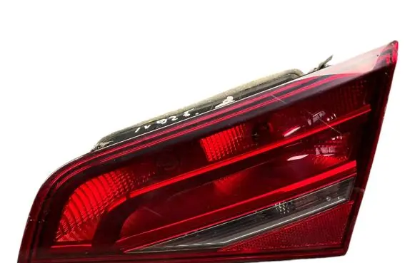 Audi A3 S3 8V Tailgate rear/tail lights 8V4945094