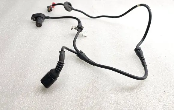 Audi A6 S6 C5 4B ABS brake wheel speed sensor 0265006577 28126