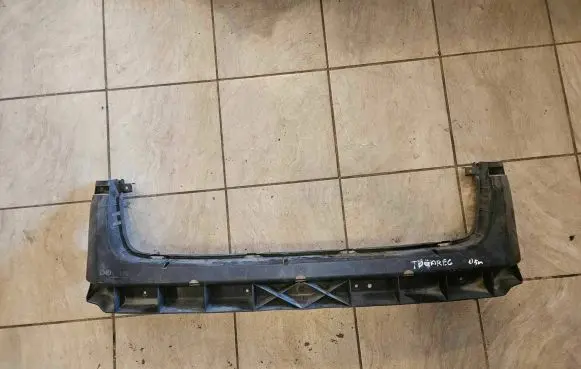 Volkswagen Touareg I Top upper radiator support slam panel 716807699B