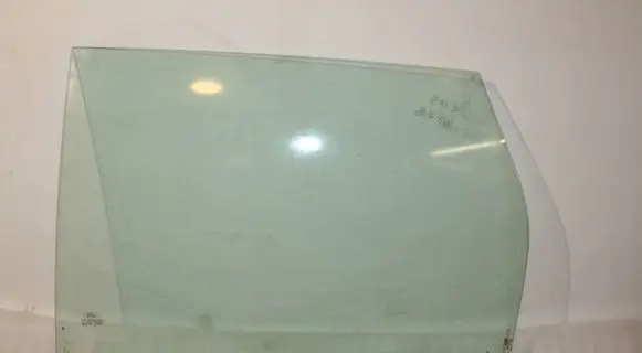 Ford Focus Front door window glass four-door 43R001057 DOT27AS2M23100