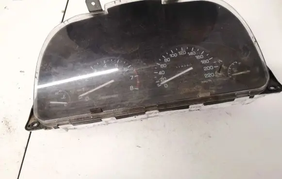 Subaru Impreza I Speedometer (instrument cluster) FS0173011 FS-0173-011