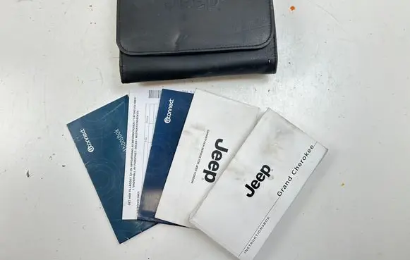 Jeep Grand Cherokee Owners service history hand book 