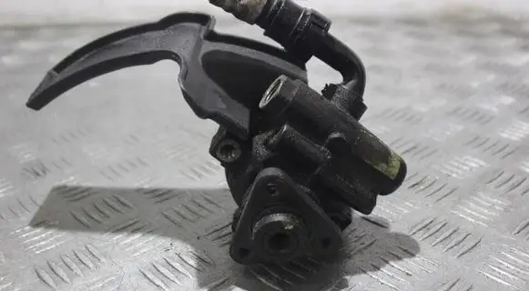 Alfa Romeo GT Power steering pump 6R0423156