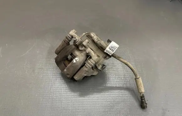 Opel Insignia B Rear brake caliper 84199608 557804886