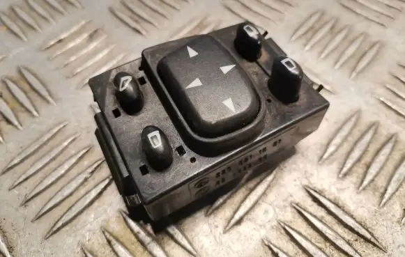 Mercedes-Benz S W220 Wing mirror switch 2208211551