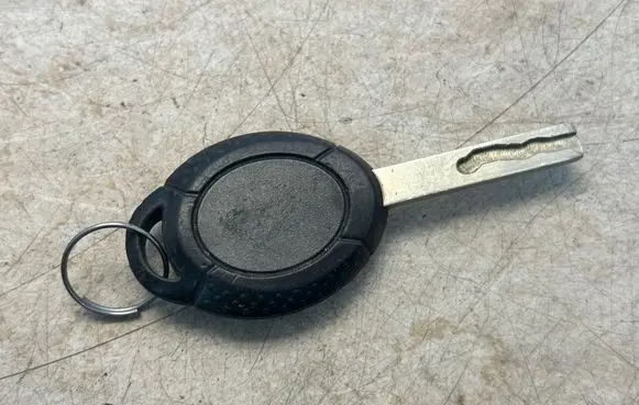 Mini Cooper Coupe R58 Ignition key/card 6931745
