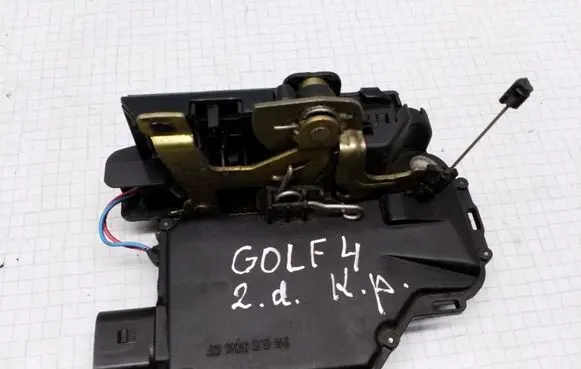 Volkswagen Golf IV Front door lock 