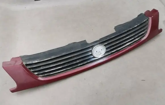Mazda 323 Front grill