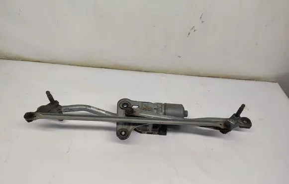 Front wiper linkage and motor