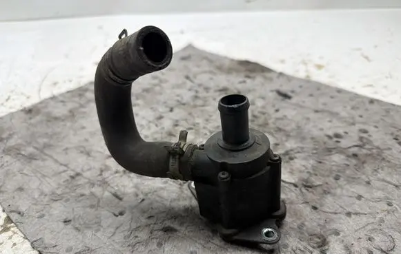 Volvo V60 Electric auxiliary coolant/water pump 31338211