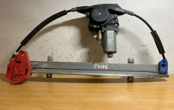 Ford Mondeo MK II Front door window regulator with motor 0130821681 C4176