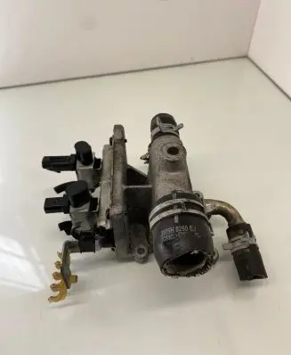 Ford Focus Thermostat/thermostat housing 1S7G8K556AJ B88504005