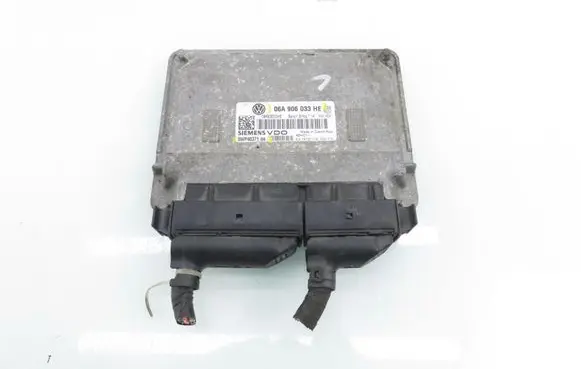 Seat Leon (1P) Engine control unit/module 5WP4037104 06A906033HE