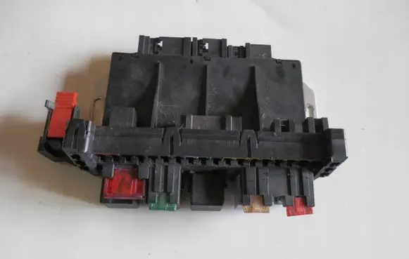 Mercedes-Benz CL C215 Relay mounting block A0315451632OE