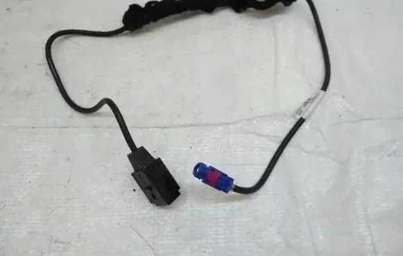 Peugeot Rifter USB socket connector 9824762280