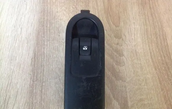 Renault Scenic II - Grand scenic II Electric window control switch 156013740