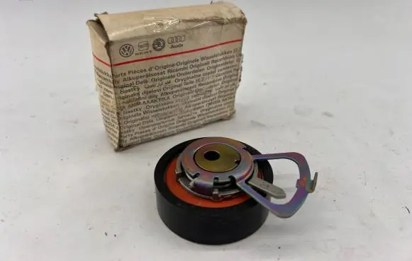 Volkswagen Polo IV 9N3 Timing belt/chain tensioner 036109243AF 036109243AE