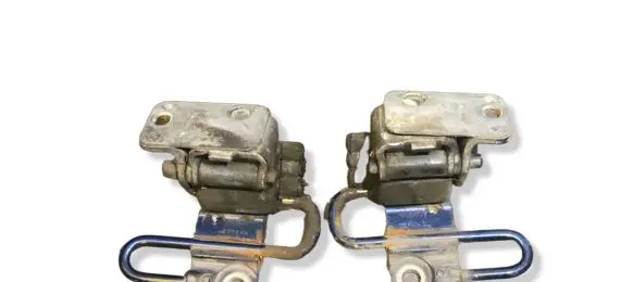 Audi A3 S3 8P Front door lower hinge 8E0831412B