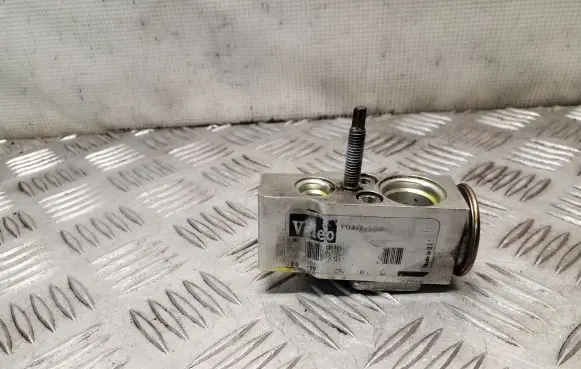 Air conditioning (A/C) expansion valve
