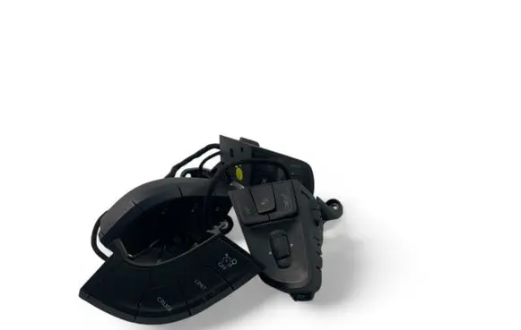 Steering wheel buttons/switches