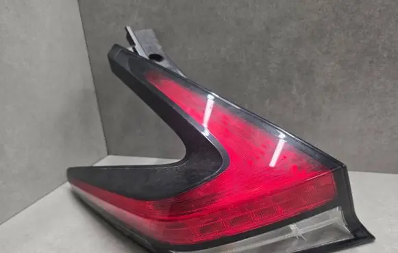 Nissan Leaf II (ZE1) Rear/tail lights 265555SH0A