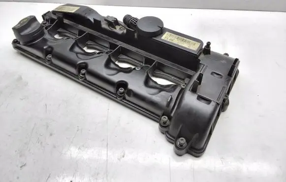 Mercedes-Benz C W204 Rocker cam cover A6510101230 A6510107309