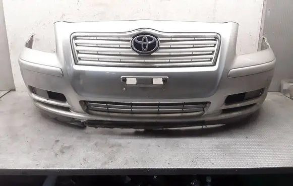 Toyota Avensis T250 Front bumper 