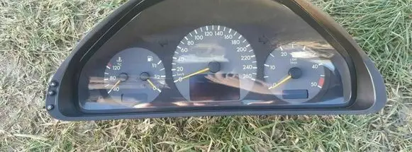 Mercedes-Benz E W210 Speedometer (instrument cluster) A2105402748