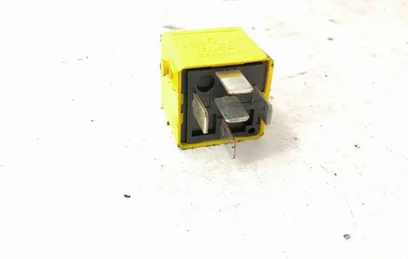 Mercedes-Benz B W245 Cruise control relay 0025421419 A0025421419