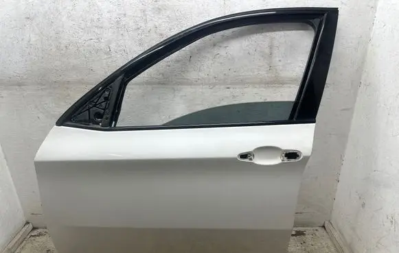BMW X6 M Front door