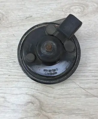 Audi A4 S4 B7 8E 8H Horn signal 8E0951221C