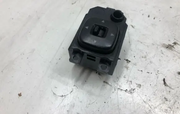 Mazda 3 I Wing mirror control module 