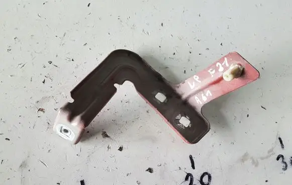BMW 1 F20 F21 Fender mounting bracket