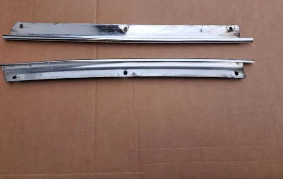 Mercedes-Benz S W116 Front arch trim 1168810232