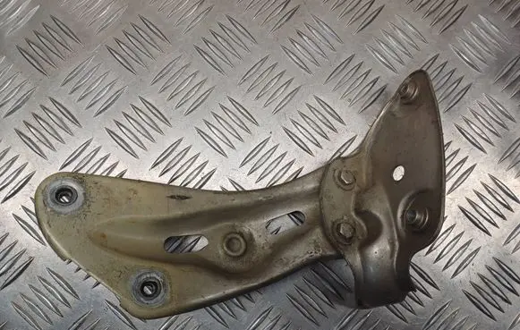 Skoda Octavia Mk2 (1Z) Fender mounting bracket 1Z0810679 1Z0821141