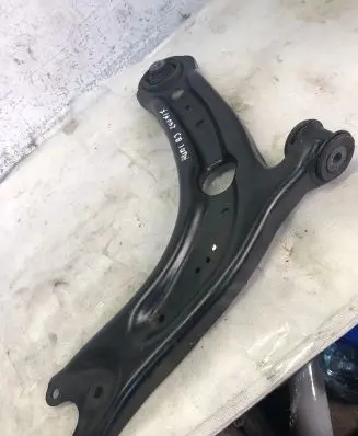 Audi Q3 F3 Front lower control arm/wishbone