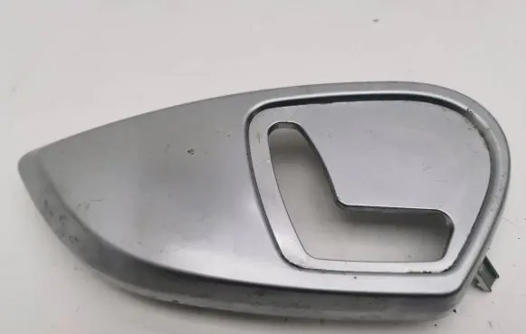Mercedes-Benz ML W164 Front door seat control surround trim A6759313206