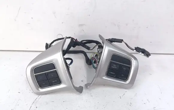Dodge Grand Caravan Steering wheel buttons/switches 618065400B 56046099AD