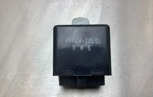 Hyundai Santa Fe Window wiper relay 954202B500