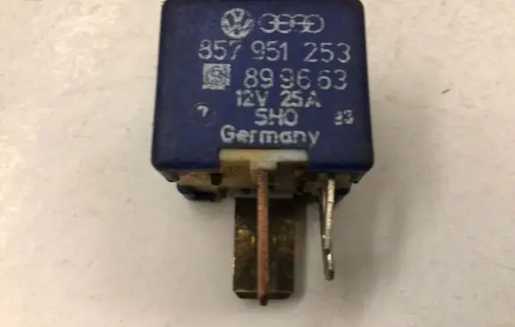Audi A4 S4 B5 8D Other relay 857951253