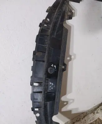 Volvo XC70 Engine splash shield/under tray